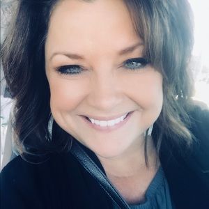 Meet your Posher, Pamila